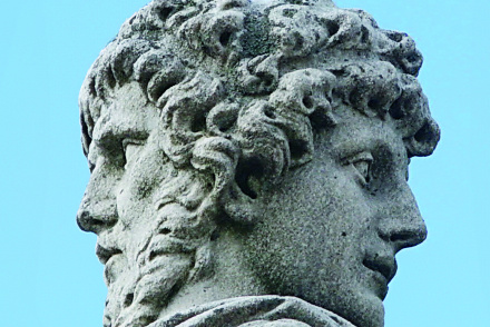 Statue_of_Janus_panoramio
